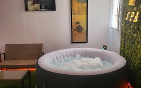 Appartement Jacuzzi Maison Spa